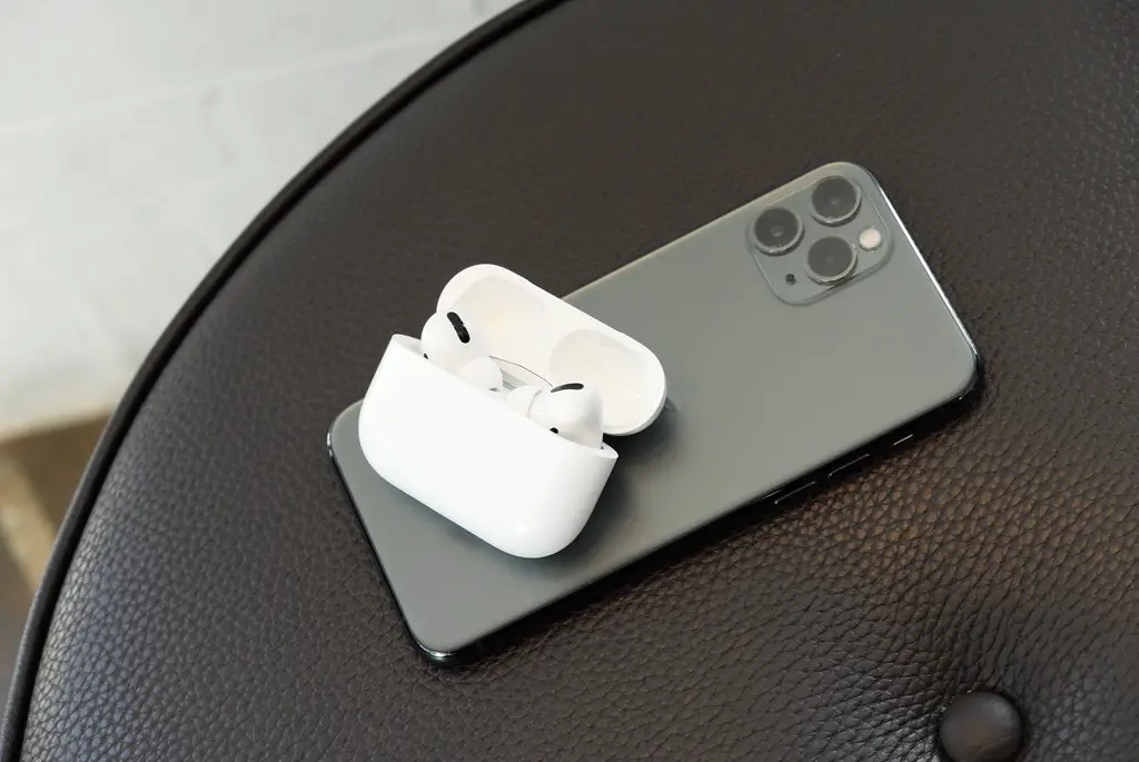 Apple released the first firmware development version for AirPods Pro